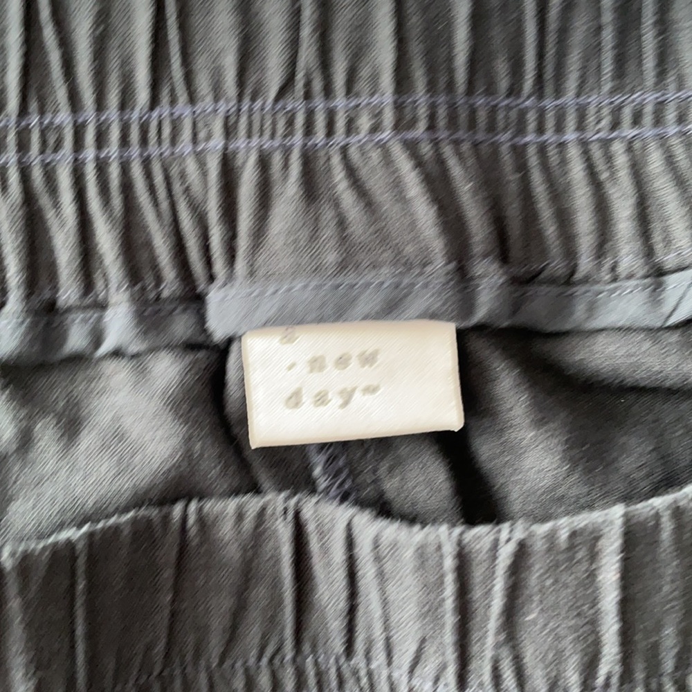 A new day linen pullover shorts - Picture 5 of 8